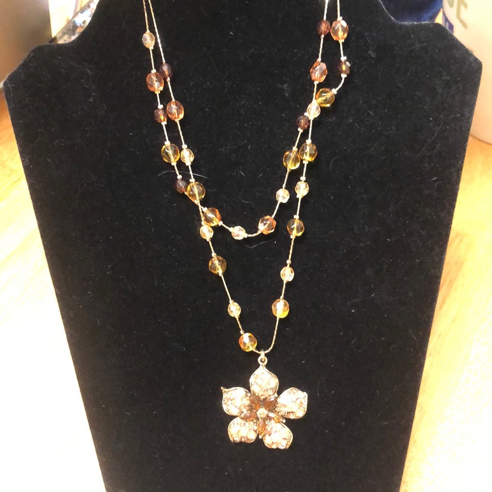 Crystal and beaded flower necklace gold tone